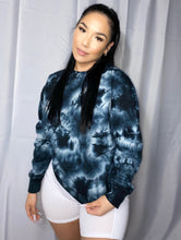 Load image into Gallery viewer, Onyx Crew Sweater - Midnight
